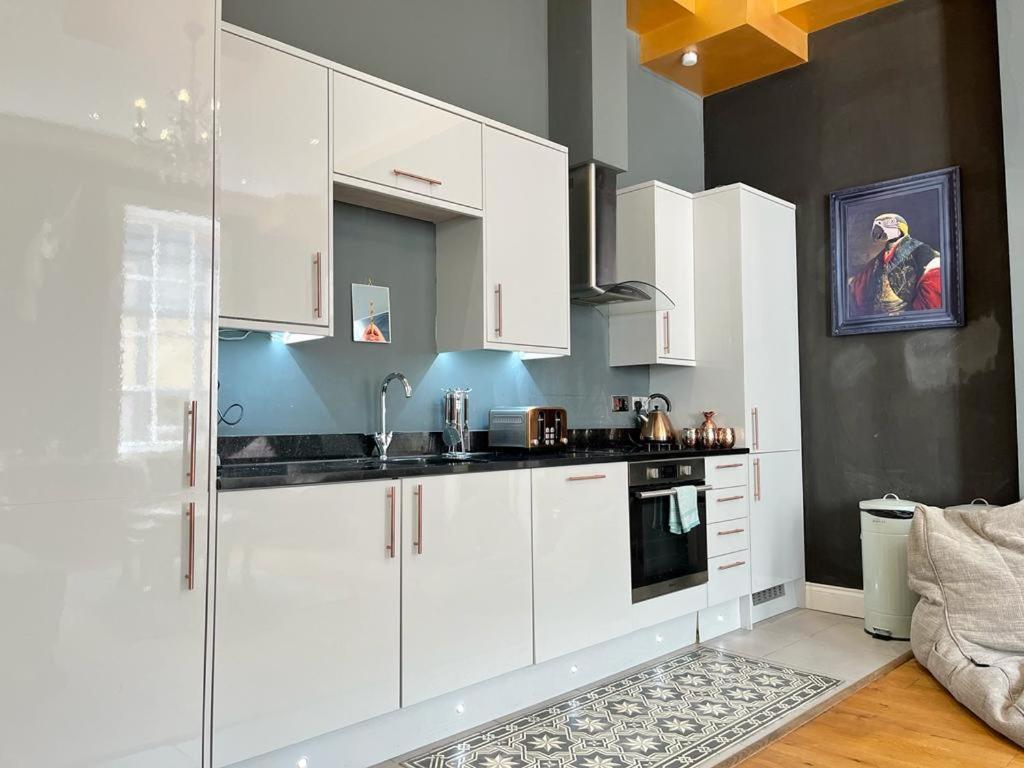 Unique & Luxurious 2 Bedroom City Centre Apartment Nottingham Bagian luar foto